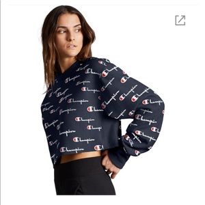 NWOT CHAMPION SWEATSHIRT 🤩🤩